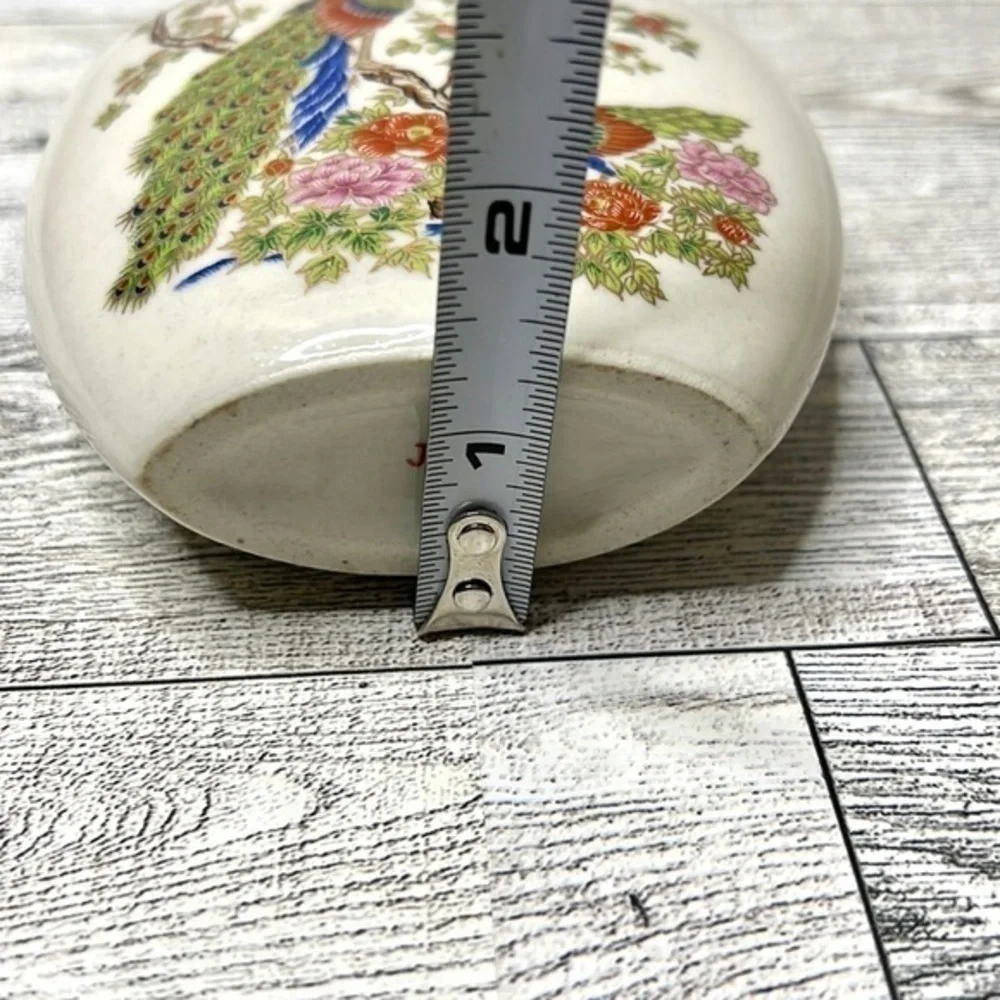 Japanese Vintage Beige Oval Peacock Vase